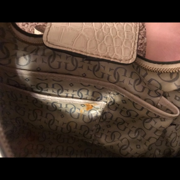 Guess Bone Faux Alligator Purse - Picture 7 of 8